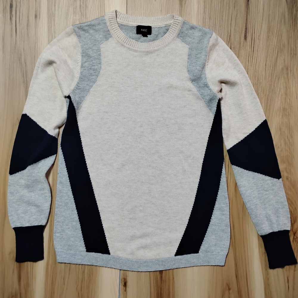 Fate Men's Cream and Black Crewneck Sweater